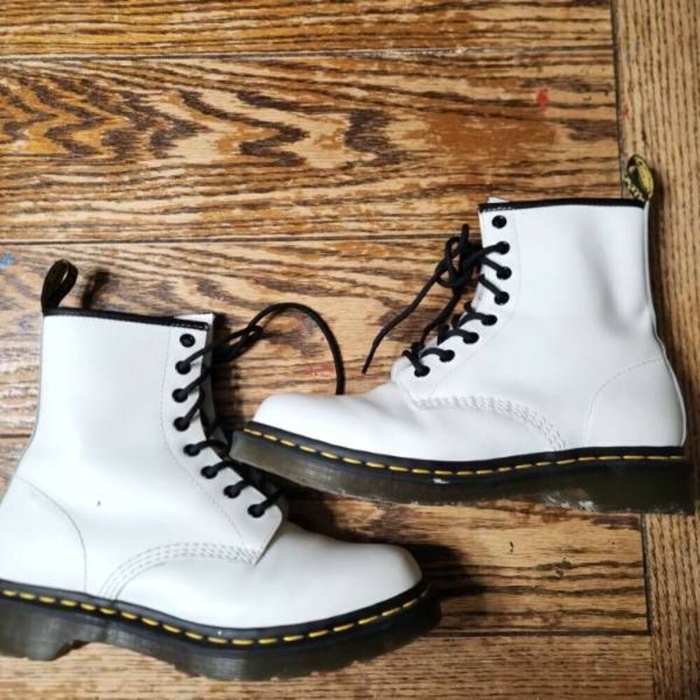 Dr. Martens Women White Smooth Leather Lace Up Boots Sz 8